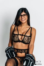 Mia Khalifa (3).jpg