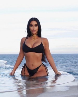 Kim Kardashian (3).jpg